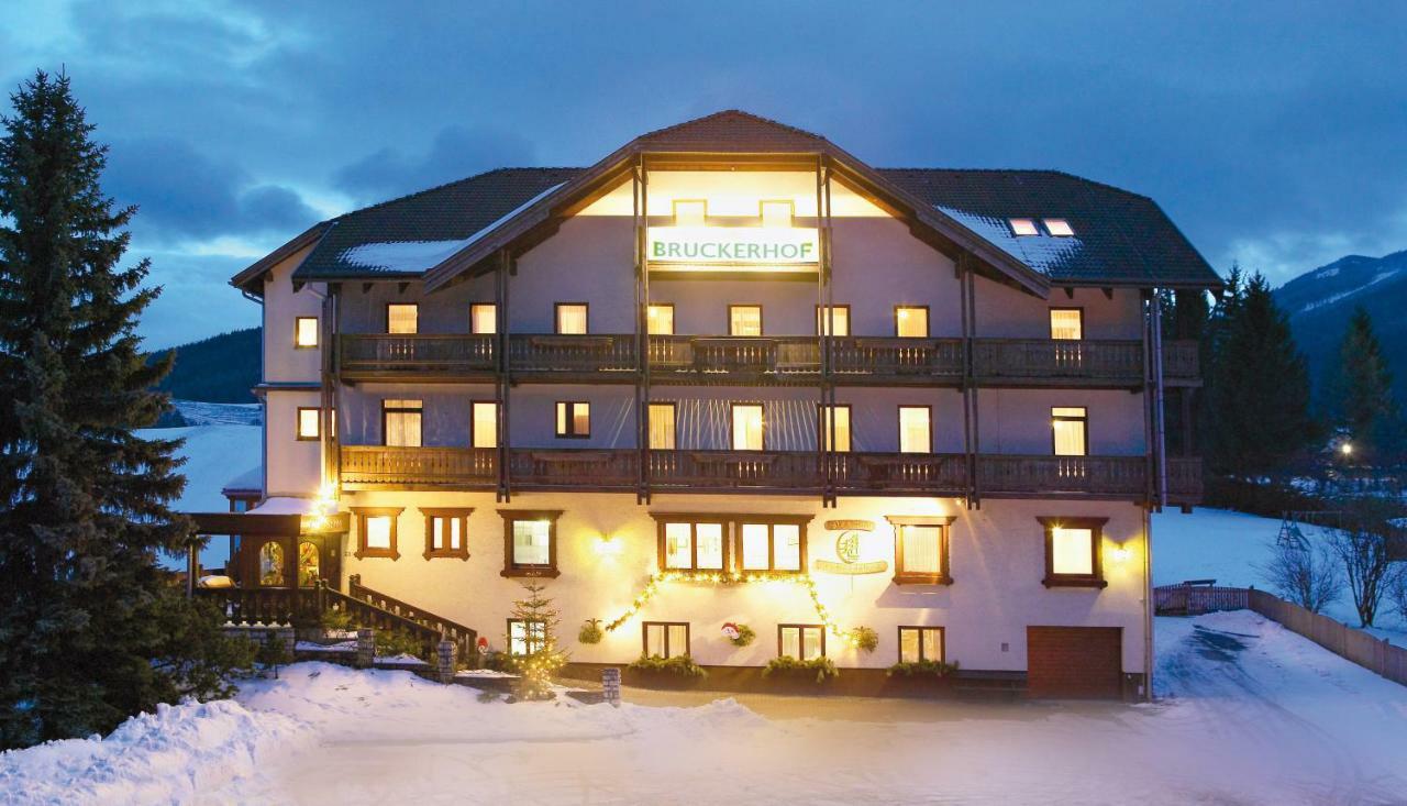 Отель Bruckerhof Пухберг-ам-Шнеберг Экстерьер фото